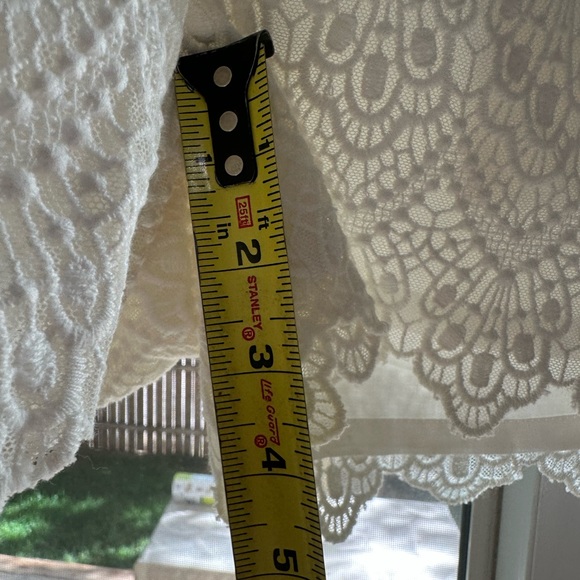 Anthropologie Elevenses Lace Scalloped Cutout Crochet White Shorts size 8 NWT - Picture 11 of 16
